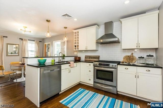 195 Stonehouse Road, Bloomfield, NJ 07028