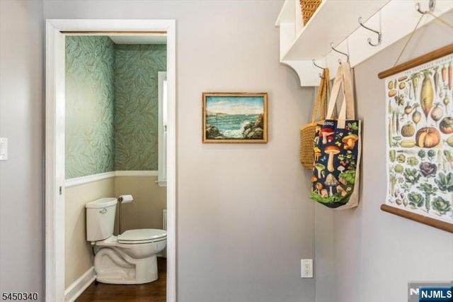 195 Stonehouse Road, Bloomfield, NJ 07028