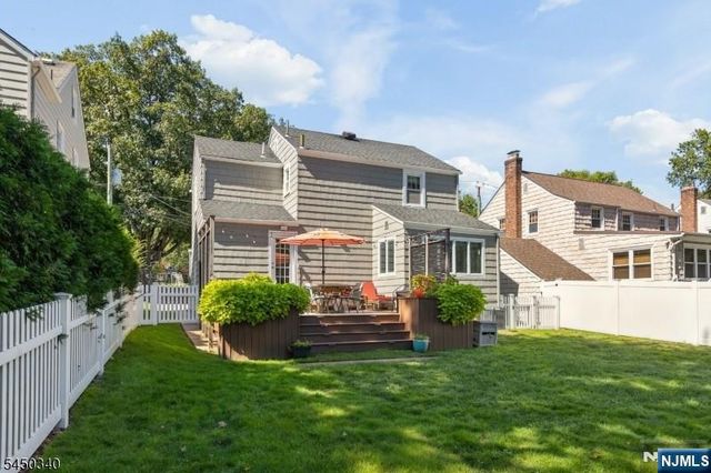 195 Stonehouse Road, Bloomfield, NJ 07028