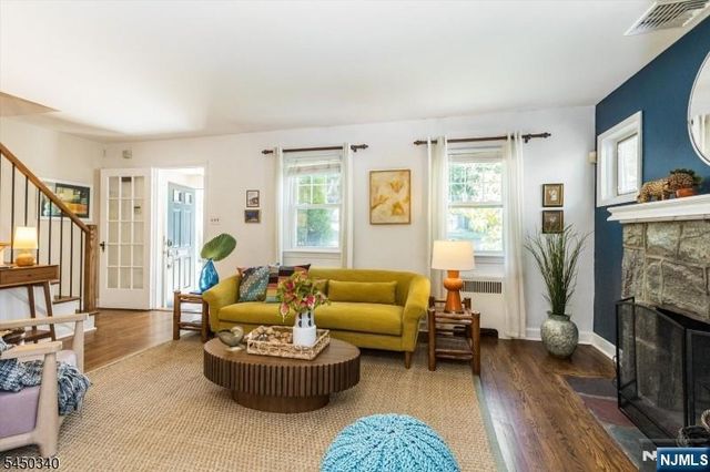 195 Stonehouse Road, Bloomfield, NJ 07028