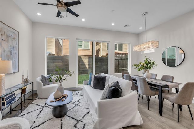 1207 E 28th Street, Houston, TX 77009