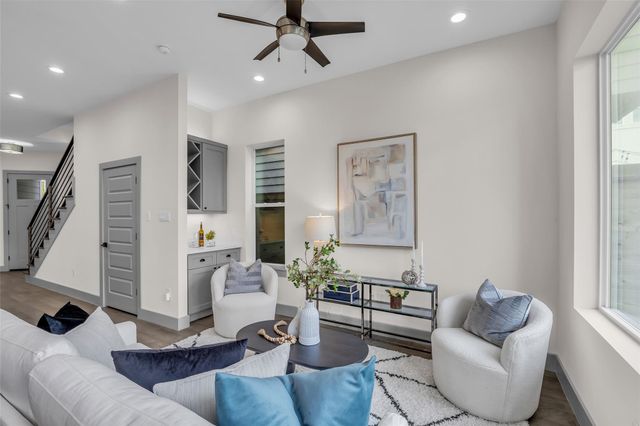 1207 E 28th Street, Houston, TX 77009