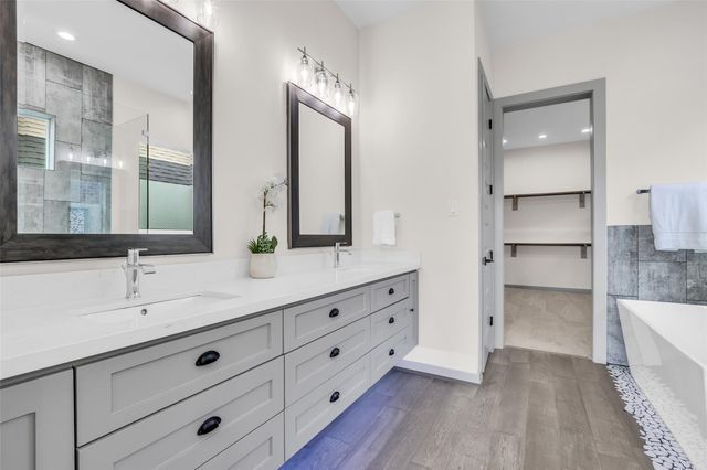 1207 E 28th Street, Houston, TX 77009