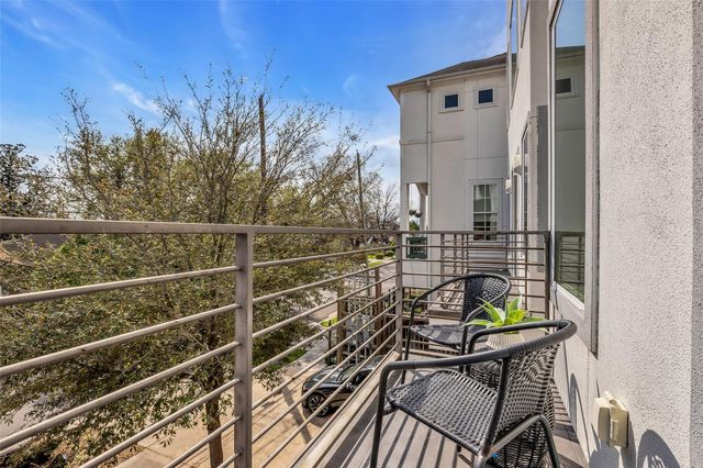 1207 E 28th Street, Houston, TX 77009