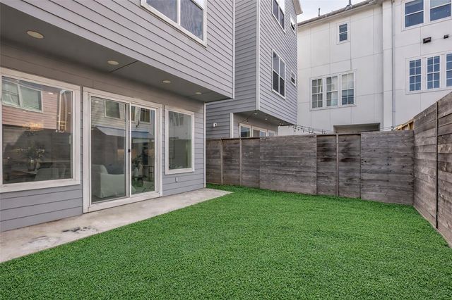 1207 E 28th Street, Houston, TX 77009