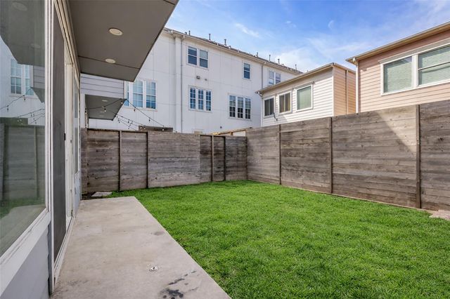 1207 E 28th Street, Houston, TX 77009