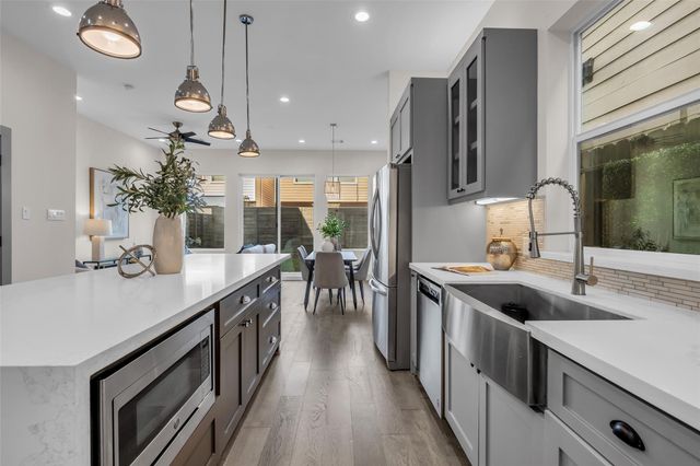 1207 E 28th Street, Houston, TX 77009