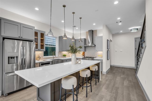 1207 E 28th Street, Houston, TX 77009