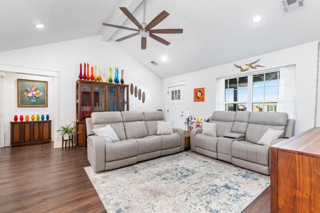 1019 Village Drive, Grove, OK 74344