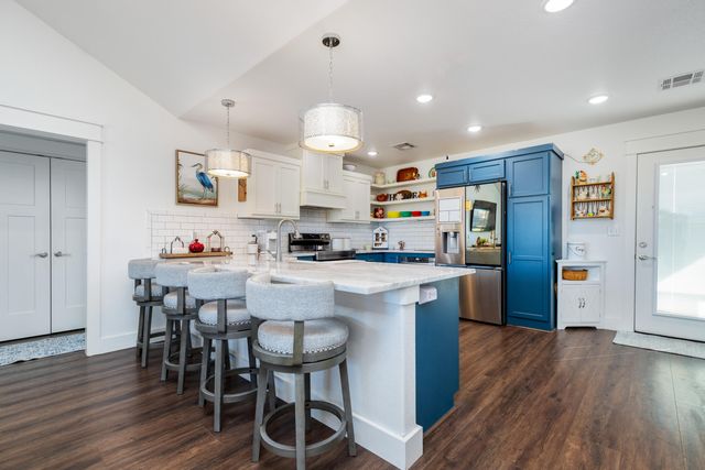 1019 Village Drive, Grove, OK 74344