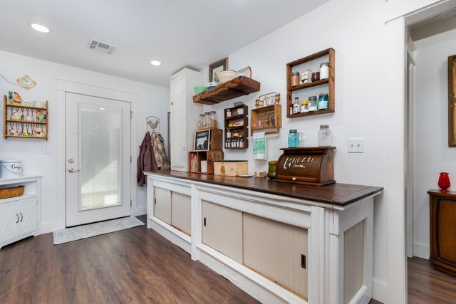 1019 Village Drive, Grove, OK 74344