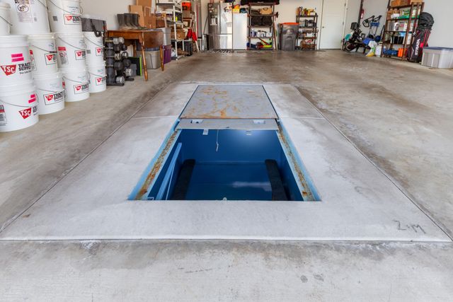 1019 Village Drive, Grove, OK 74344