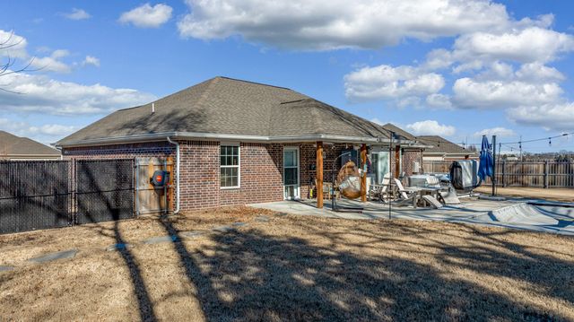 1019 Village Drive, Grove, OK 74344