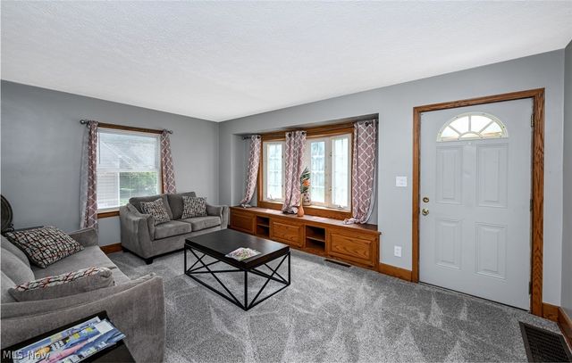1699 Redwood Avenue, Akron, OH 44301