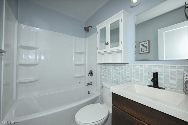 1699 Redwood Avenue, Akron, OH 44301