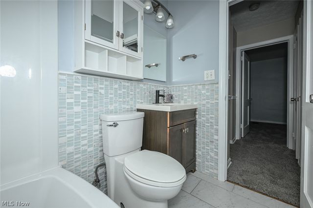 1699 Redwood Avenue, Akron, OH 44301