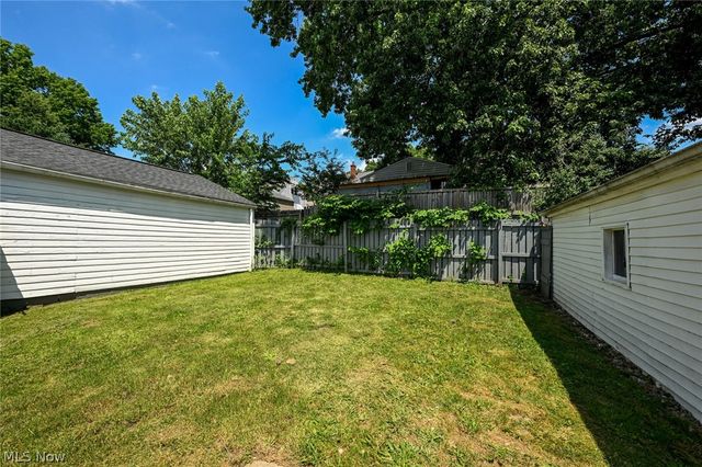 1699 Redwood Avenue, Akron, OH 44301