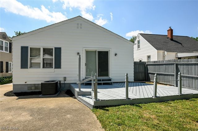 1699 Redwood Avenue, Akron, OH 44301