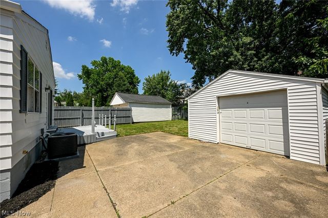 1699 Redwood Avenue, Akron, OH 44301