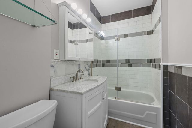 712 24th Avenue NE, Minneapolis, MN 55418