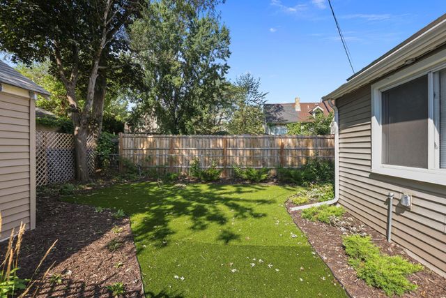 712 24th Avenue NE, Minneapolis, MN 55418