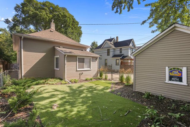 712 24th Avenue NE, Minneapolis, MN 55418