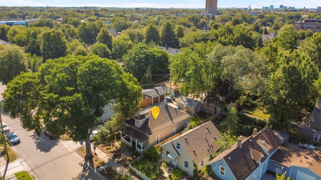 712 24th Avenue NE, Minneapolis, MN 55418