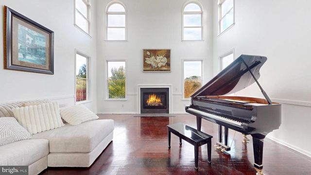 32 VICARI WAY, Tuckerton, NJ 08087