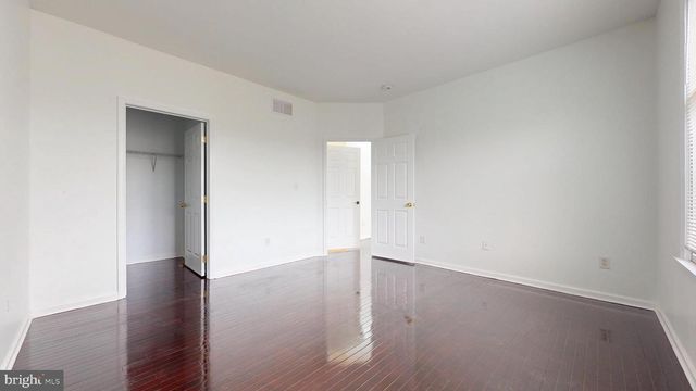 32 VICARI WAY, Tuckerton, NJ 08087