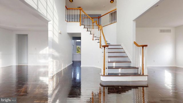 32 VICARI WAY, Tuckerton, NJ 08087