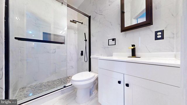 32 VICARI WAY, Tuckerton, NJ 08087