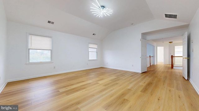 32 VICARI WAY, Tuckerton, NJ 08087