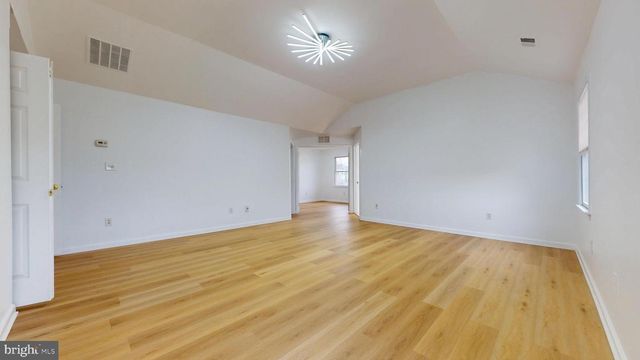 32 VICARI WAY, Tuckerton, NJ 08087