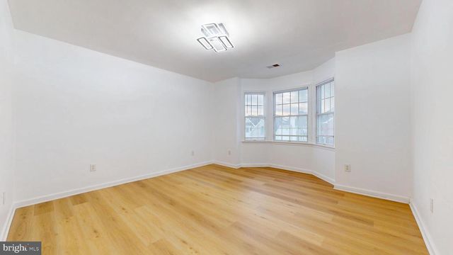 32 VICARI WAY, Tuckerton, NJ 08087