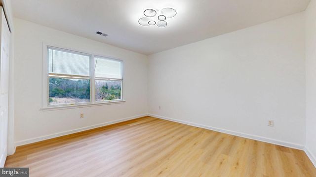 32 VICARI WAY, Tuckerton, NJ 08087