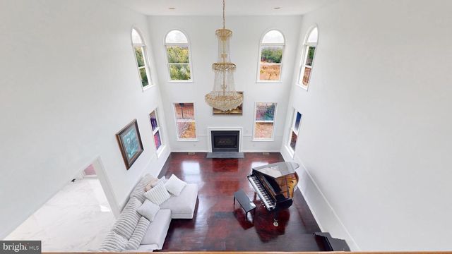 32 VICARI WAY, Tuckerton, NJ 08087