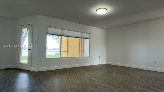 2445 NW 33rd St 1404, Oakland Park, FL 33309