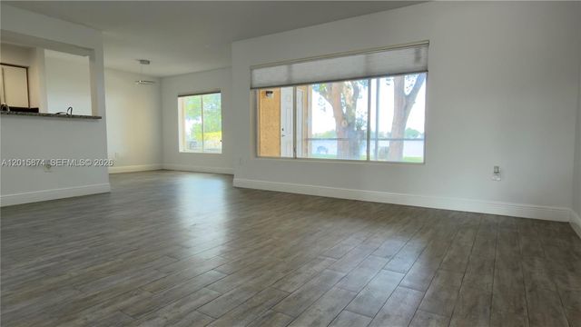 2445 NW 33rd St 1404, Oakland Park, FL 33309