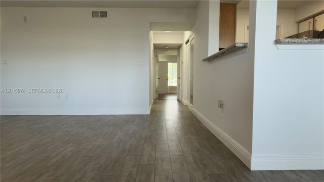 2445 NW 33rd St 1404, Oakland Park, FL 33309
