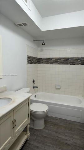 2445 NW 33rd St 1404, Oakland Park, FL 33309
