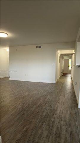 2445 NW 33rd St 1404, Oakland Park, FL 33309