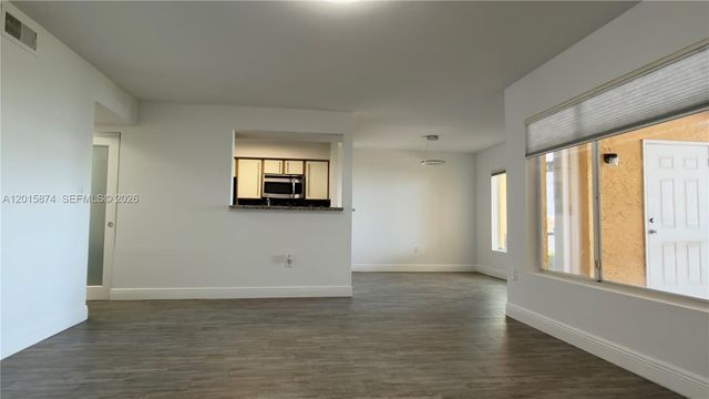 2445 NW 33rd St 1404, Oakland Park, FL 33309