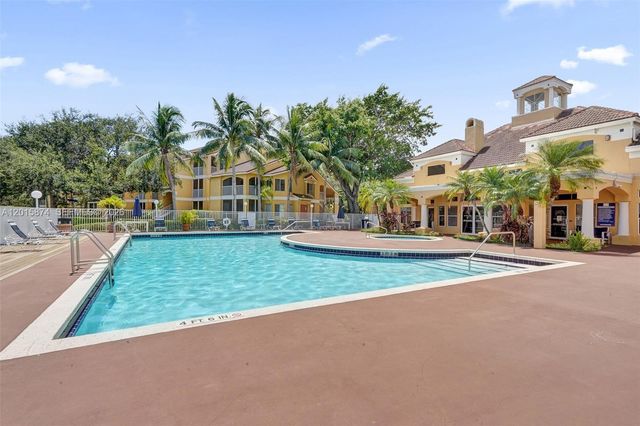 2445 NW 33rd St 1404, Oakland Park, FL 33309