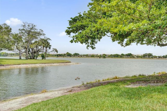 2445 NW 33rd St 1404, Oakland Park, FL 33309