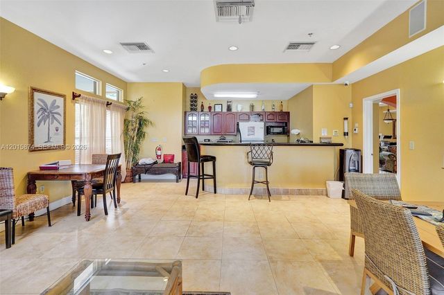 2445 NW 33rd St 1404, Oakland Park, FL 33309