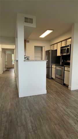 2445 NW 33rd St 1404, Oakland Park, FL 33309