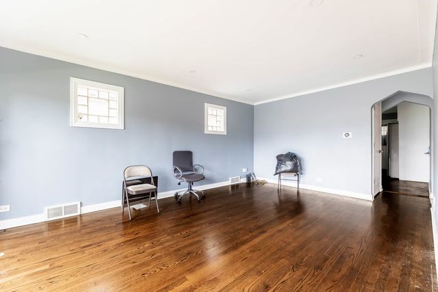 8918 S Merrill Avenue, Chicago, IL 60617