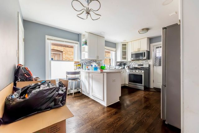 8918 S Merrill Avenue, Chicago, IL 60617