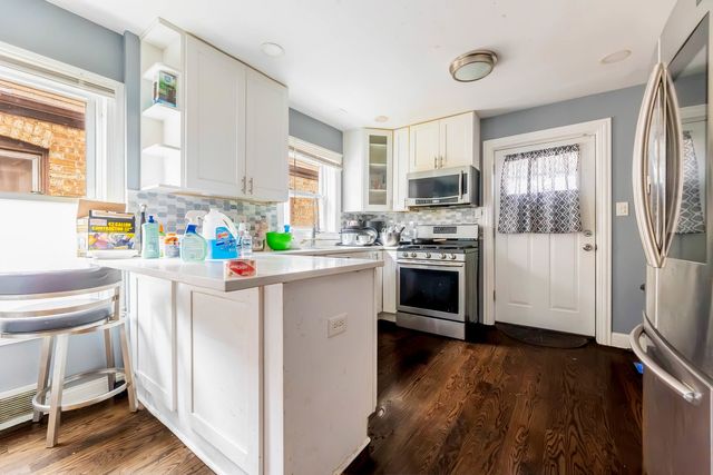 8918 S Merrill Avenue, Chicago, IL 60617