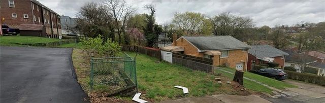 101 Ford St, Crafton Heights, PA 15205